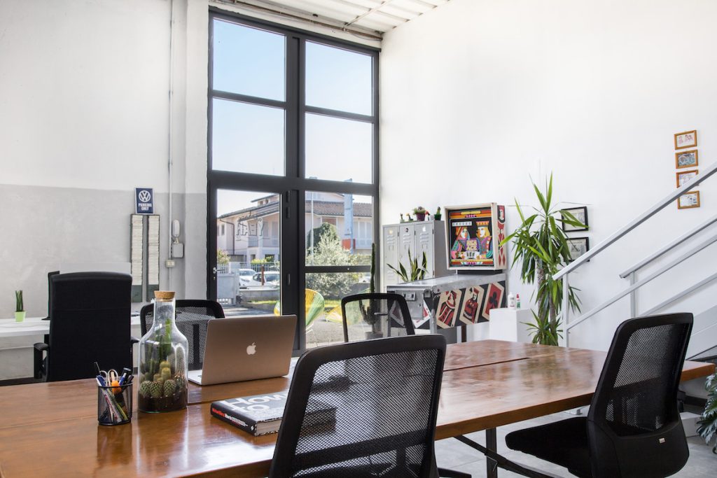 Coworking Desk